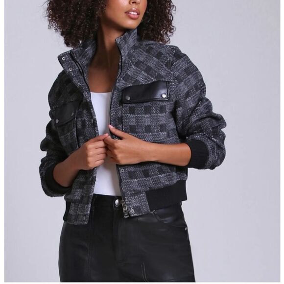 NWT Avec Les Filles Black & Grey Plaid Cropped Bomber Jacket - Picture 2 of 15